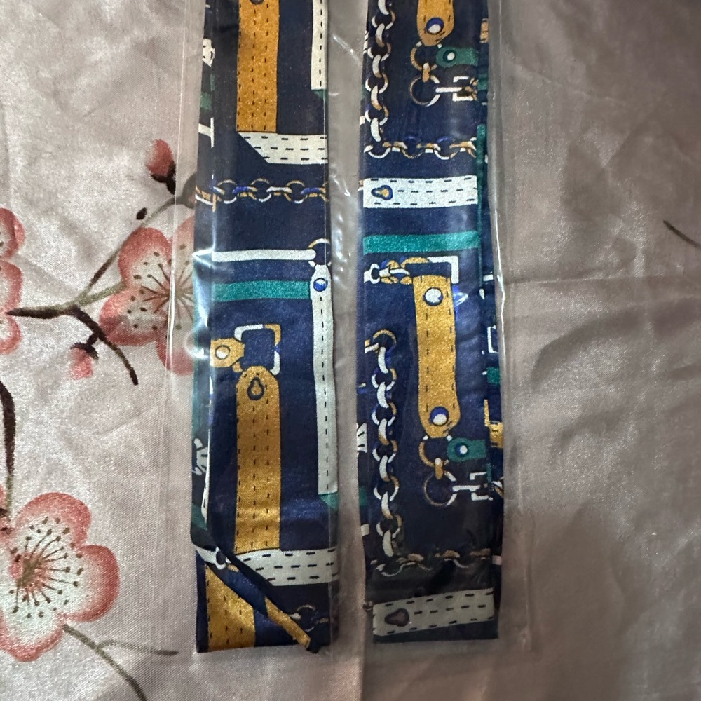 Elegant Navy and Gold twilly Scarf set